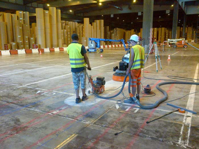Rabotage d'un sol industriel en béton
